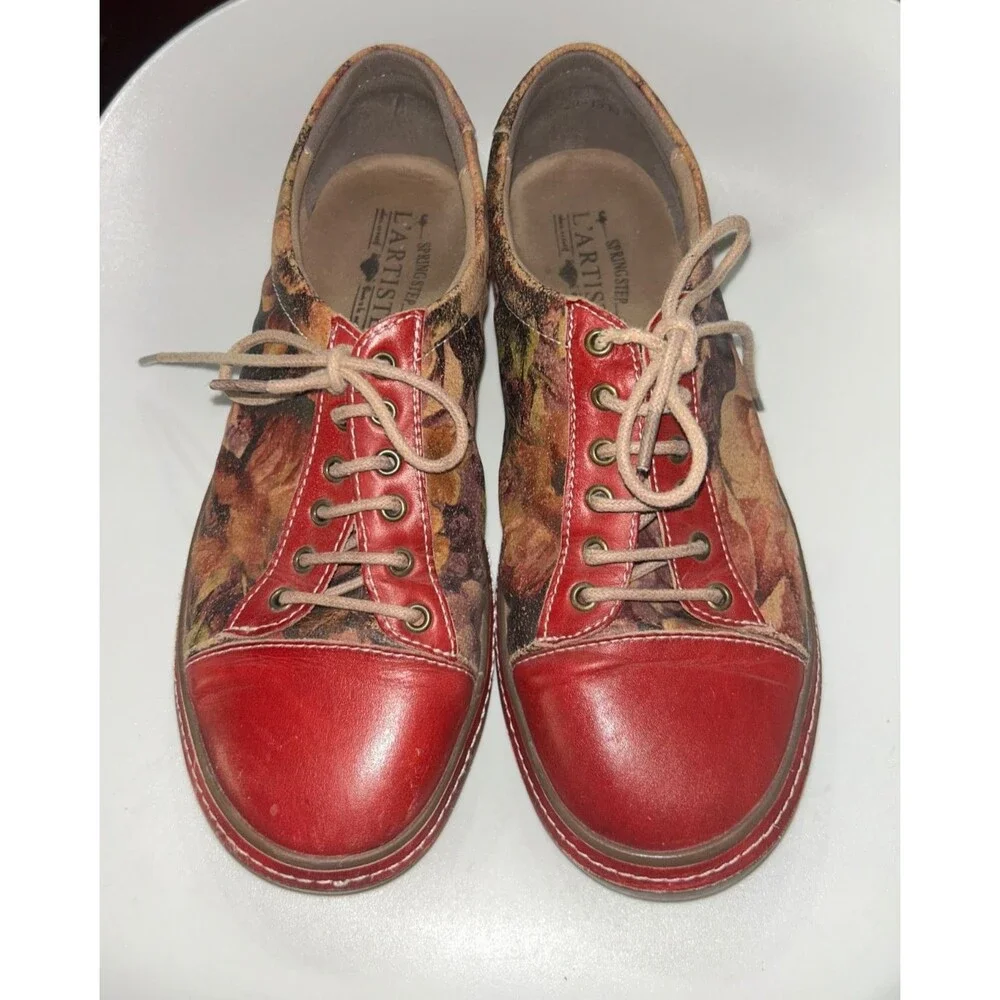 L’Artiste Spring Step Bibbie Rose Floral Sneakers size 38/7.5 Artsy Red Leather